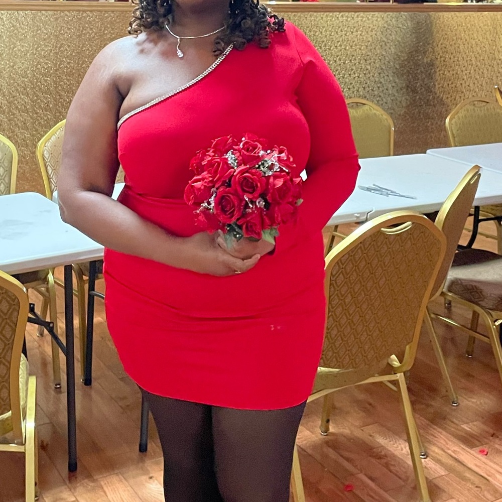 One-Shoulder Red Bodycon Dress